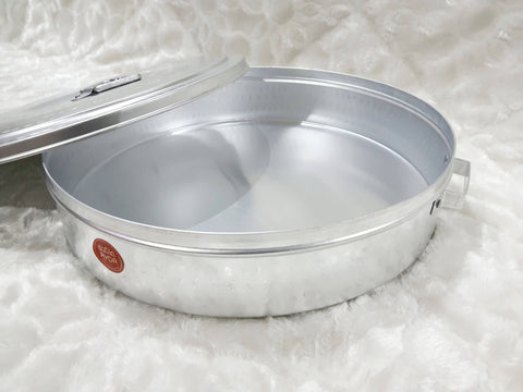 Large metal bowl with a cover - MarkeetEx